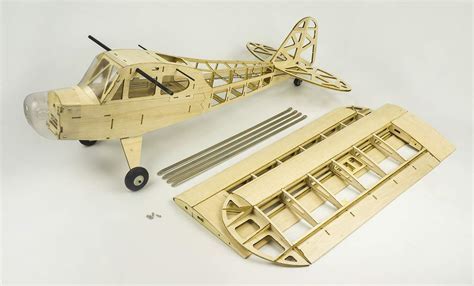  Balsa Wood: Durabilité Exceptionnelle et Légèreté Optimale pour des Applications Innovantes !